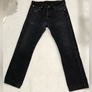 Levi’s black jeans